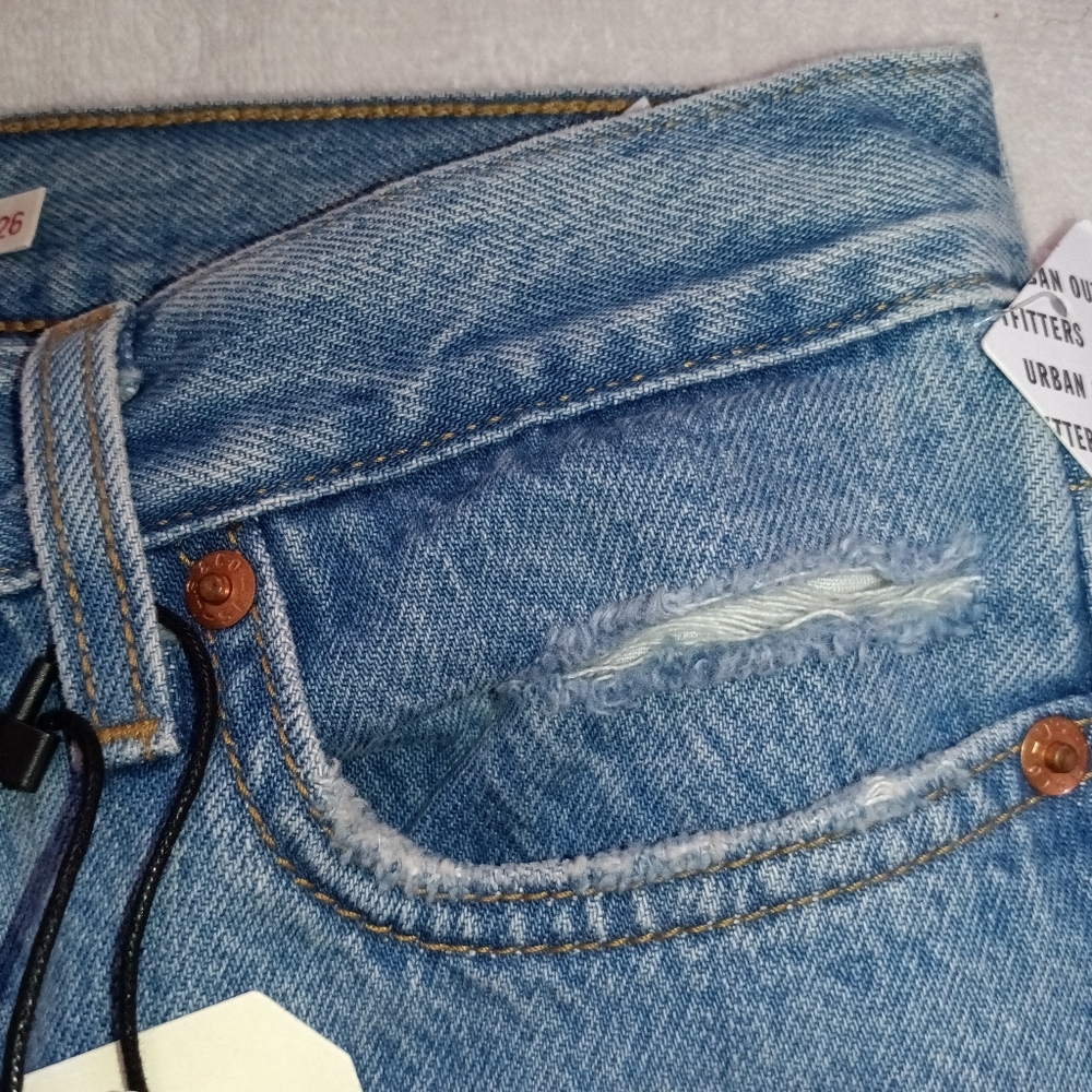 🆕Levi's Urban Outfitters High Rise Wedgie Jeans Distressed Ripped Size 26 - Picture 8 of 14